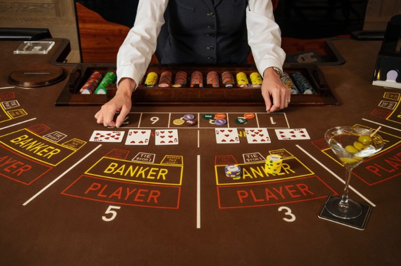 Cách chơi Baccarat - Bí quyết chinh phục trò chơi đẳng cấp Cách chơi Baccarat - Bí quyết chinh phục trò chơi đẳng cấp